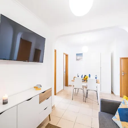 Townhouse In Albufeira Near Sea Beach