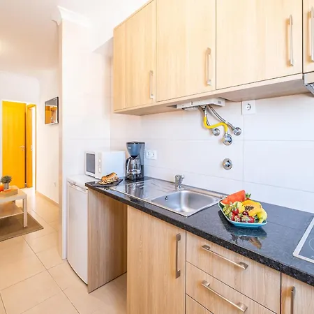 Townhouse In Albufeira Near Sea Beach *